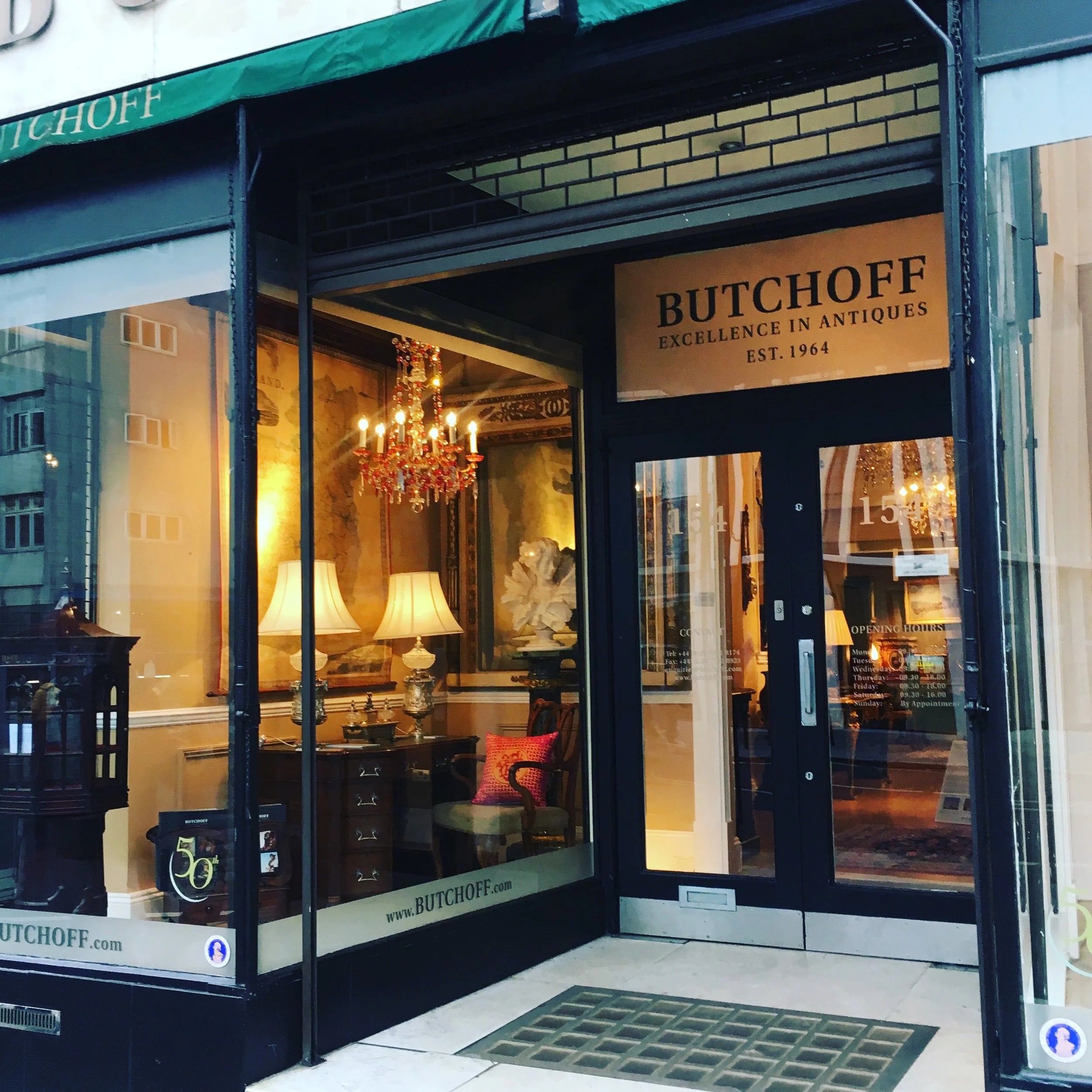 BUTCHOFF FINE ANTIQUES LONDON WINDOW DISPLAY