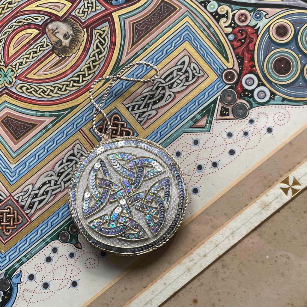 Celtic Trinity Knot Cluster Bauble