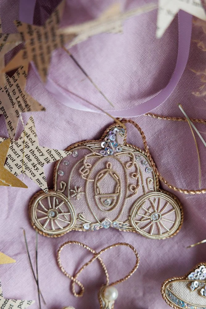 Fairytale Carriage in 'powder purple'