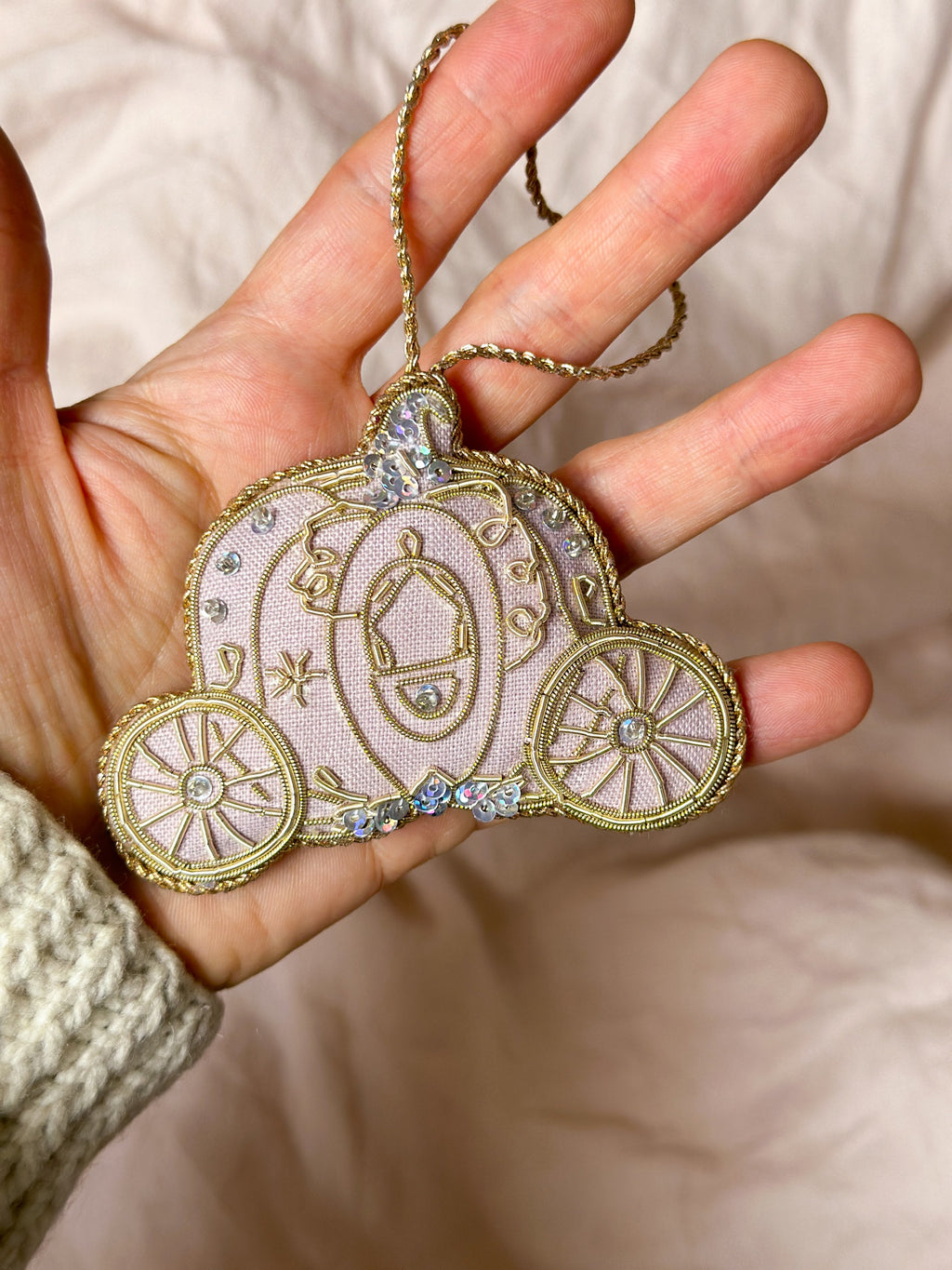 Fairytale Carriage in 'powder purple'