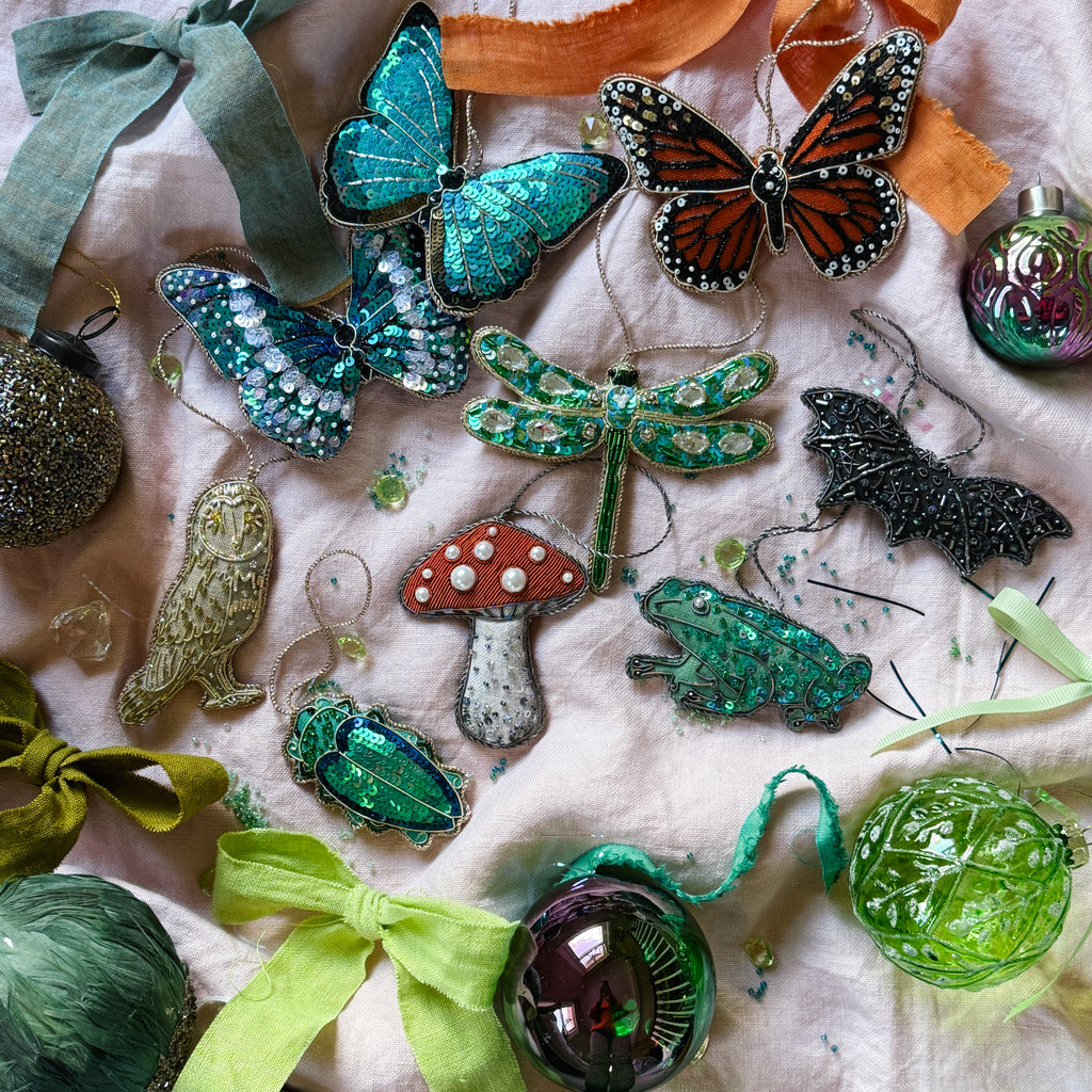 Jewel Beetle in vintage emerald green